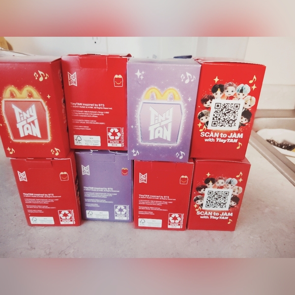 Tiny Toy - Picture 2 of 2